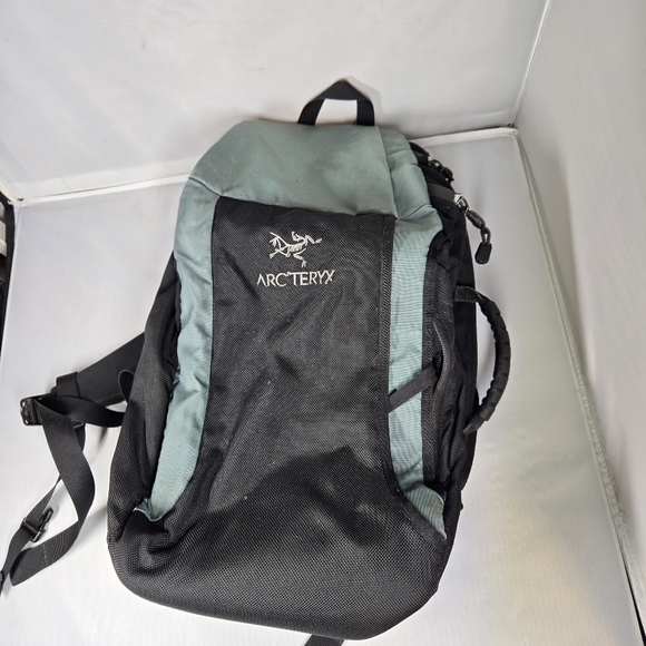 Arc’teryx Blade 13 Black Laptop Backpack - Picture 1 of 9
